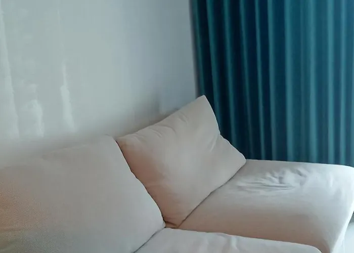 Charming 1br With Natural Light Apartment Manila